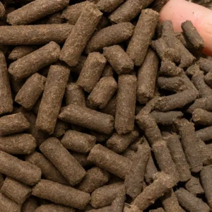 Pellet di stallatico bovino Adriatica Fertilizzanti, dettaglio ravvicinato